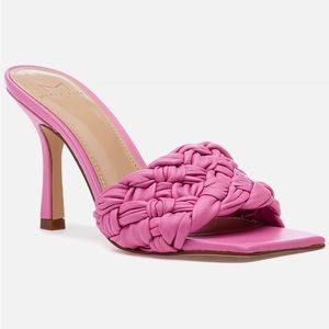 MARC FISHER DREYA PINK SIZE 8 WORN ONCE